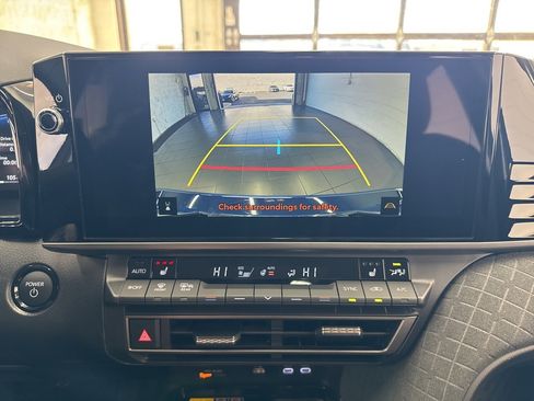 Used 2026 Toyota Camry XLE image 24