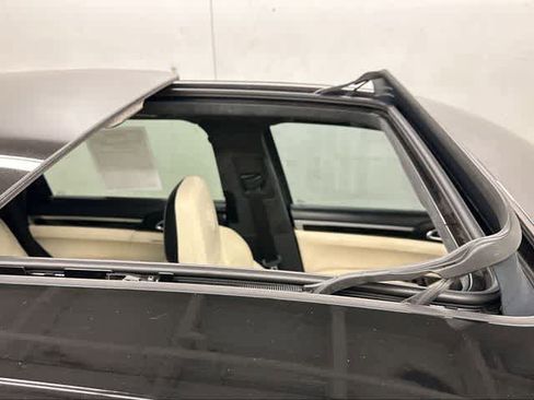 Used 2017 Porsche Cayenne Turbo image 6