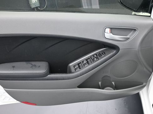 Used 2018 Kia Forte LX w/ LX Rear Camera Package image 19