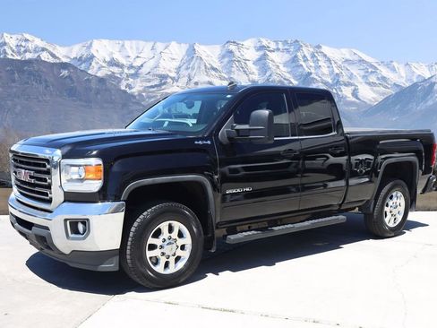 Used 2015 GMC Sierra 2500 SLE w/ SLE Preferred Package AWD/4WD image 2