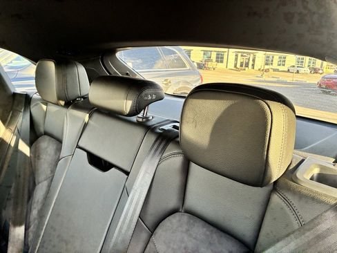 Used 2017 Porsche Macan w/ Driver Memory Package image 36