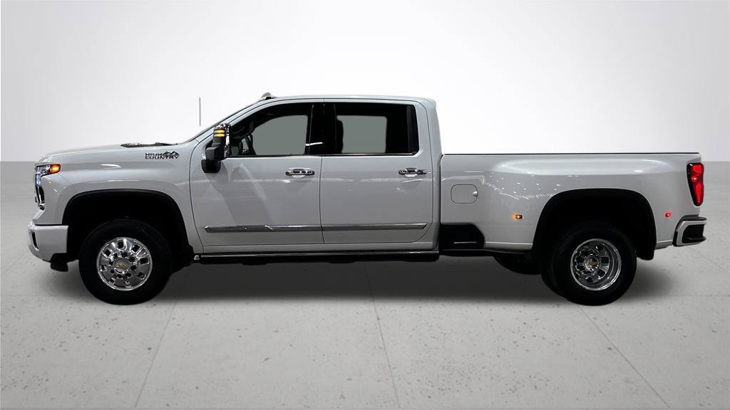 Used 2024 Chevrolet Silverado 3500 High Country w/ High Country Premium Package AWD/4WD image 12
