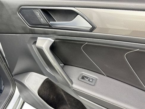 Used 2023 Volkswagen Tiguan SE w/ Panoramic Sunroof Package FWD image 52