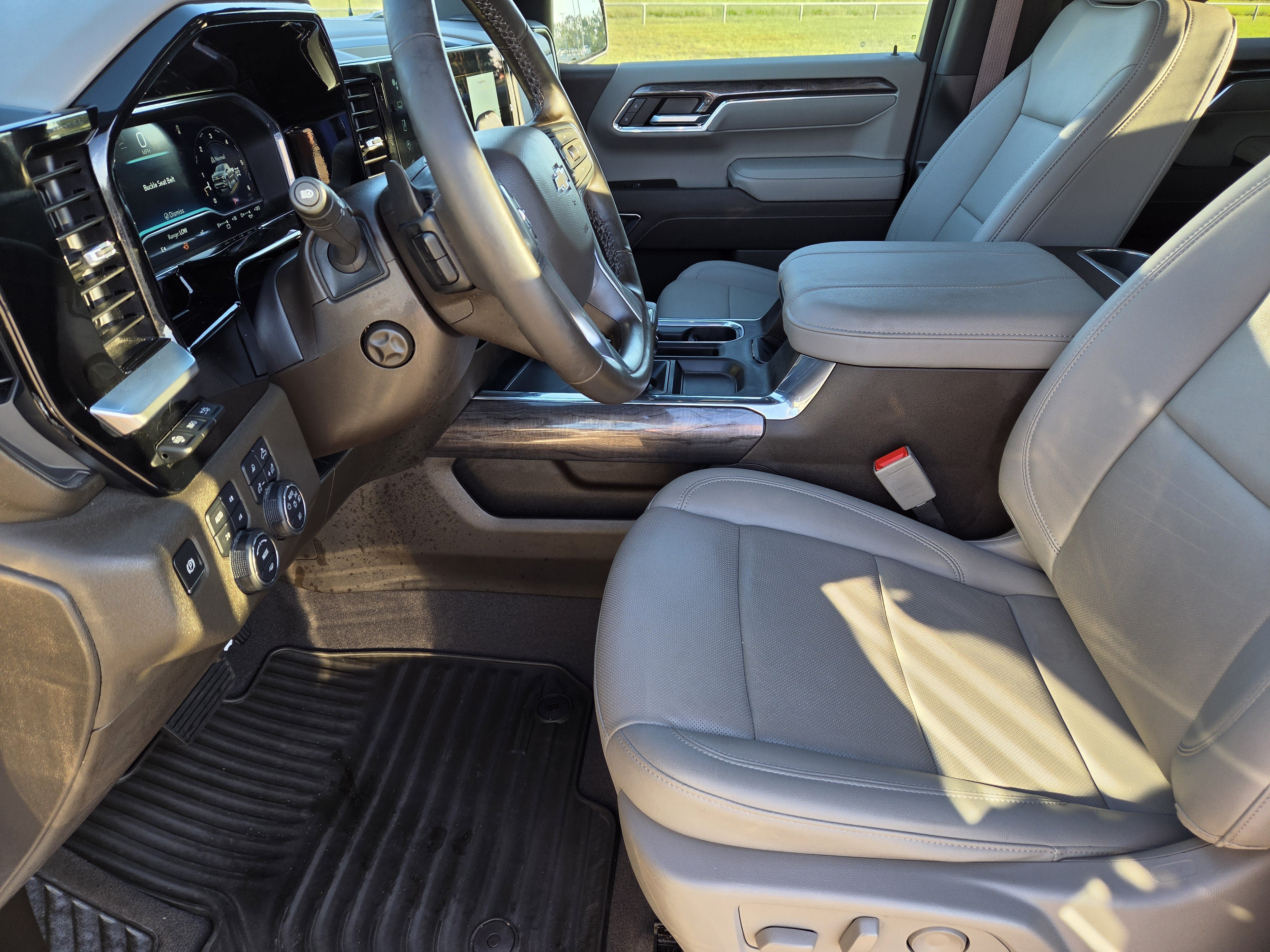 Used 2024 Chevrolet Silverado 1500 LTZ w/ LTZ Premium Texas Edition AWD/4WD image 27