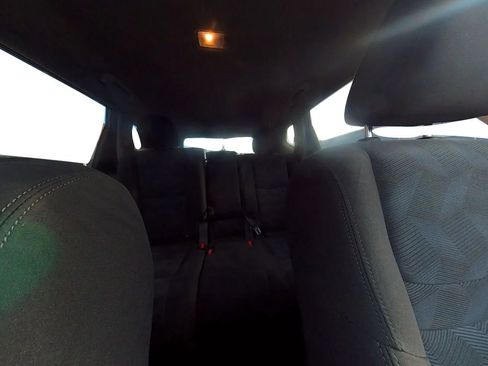 Used 2016 Nissan Rogue SV image 26