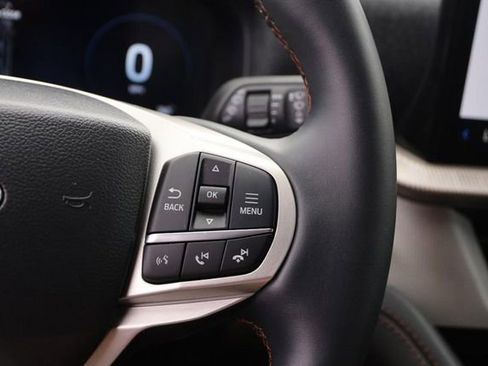 Certified 2025 Ford Explorer Active AWD/4WD image 14