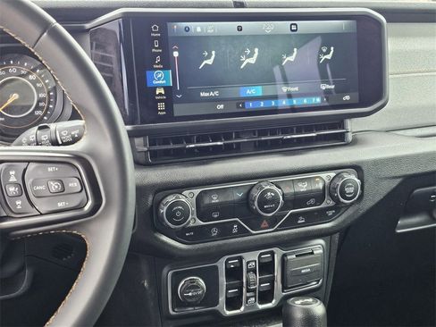 Used 2024 Jeep Wrangler Sport S image 10