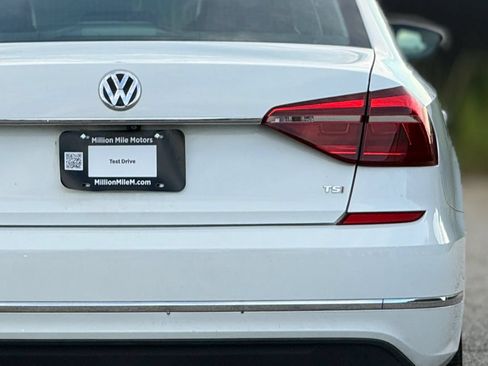 Used 2017 Volkswagen Passat 1.8T SE FWD image 14
