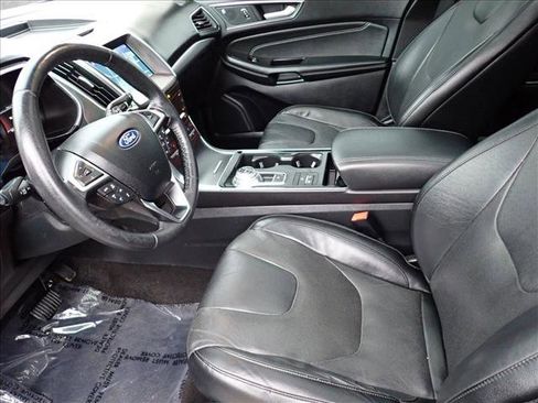 Used 2020 Ford Edge Titanium w/ Equipment Group 301A AWD/4WD image 11