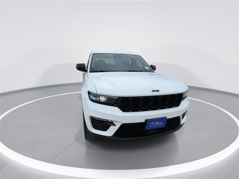 Used 2023 Jeep Grand Cherokee Limited w/ Black Appearance Package image 3