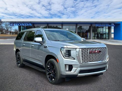 Used 2024 GMC Yukon XL Denali AWD/4WD image 1