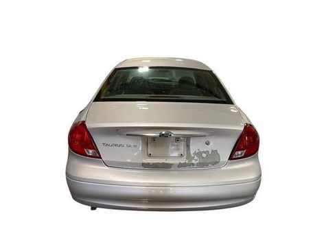 Used 2002 Ford Taurus SES image 4