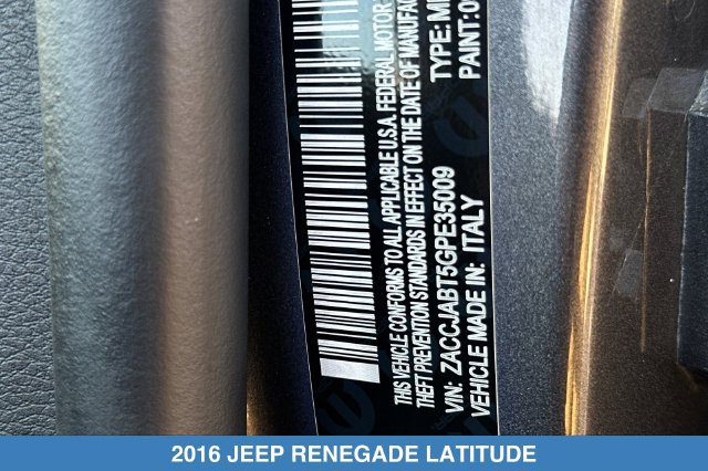 Used 2016 Jeep Renegade Latitude FWD image 32
