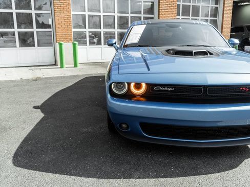 Used 2016 Dodge Challenger R/T RWD image 29