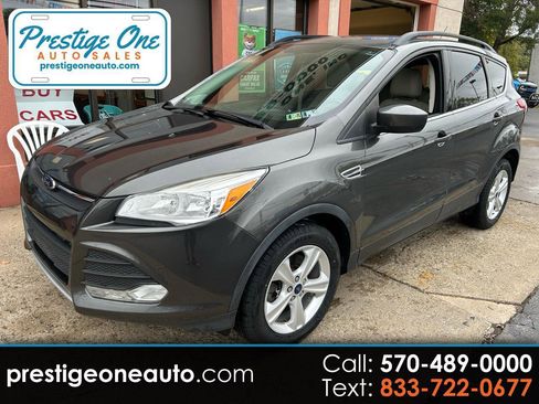 Used 2015 Ford Escape SE w/ Equipment Group 201A AWD/4WD image 1
