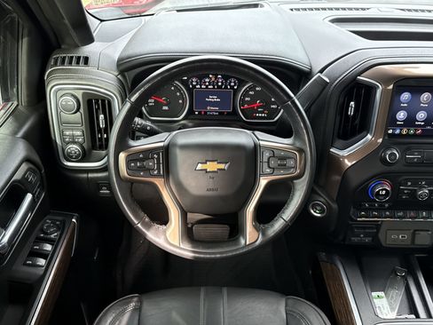 Used 2021 Chevrolet Silverado 1500 High Country w/ Technology Package RWD image 18