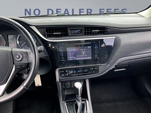Used 2018 Toyota Corolla SE w/ Body Protection Package FWD image 9