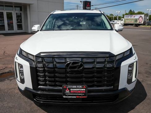 Used 2023 Hyundai Palisade Limited w/ Cargo Package AWD/4WD image 2
