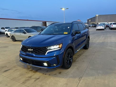 Certified 2022 Kia Sorento SX image 1