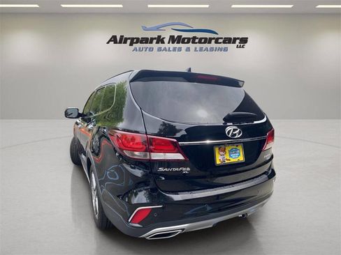 Used 2019 Hyundai Santa Fe XL image 3