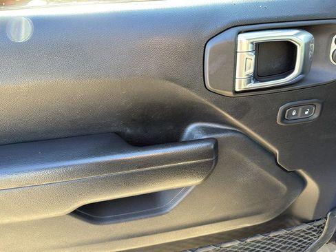 Used 2021 Jeep Gladiator Mojave image 12