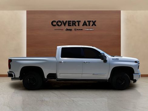 Used 2025 Chevrolet Silverado 2500 High Country w/ High Country Premium Package AWD/4WD image 6
