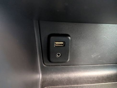 Used 2015 GMC Canyon SLE w/ All-Terrain Adventure Package image 21