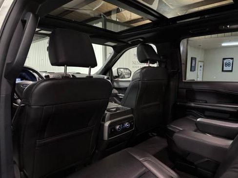 Used 2021 Ford Expedition XLT AWD/4WD image 12