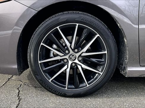 Used 2024 Toyota Camry SE image 7