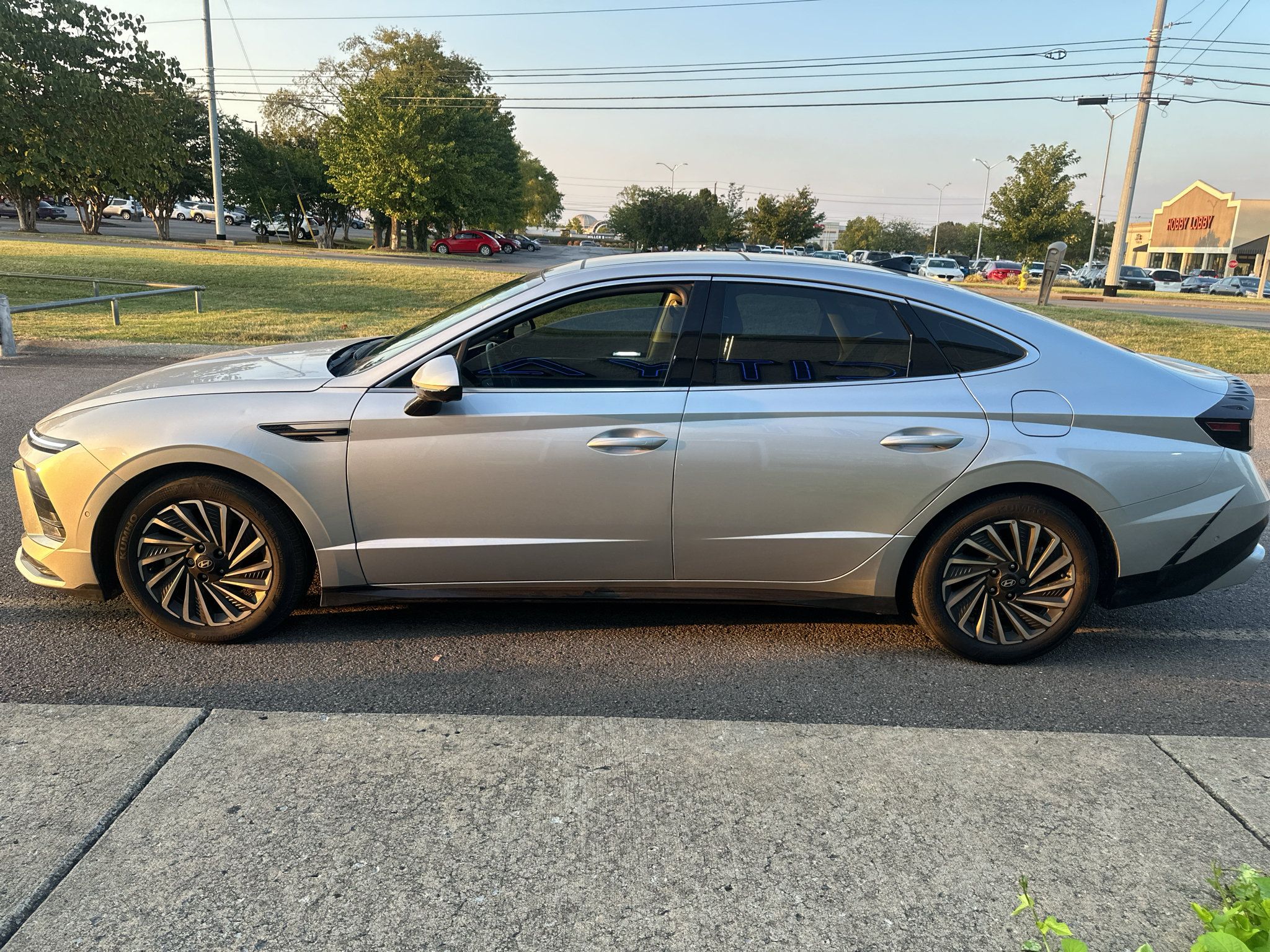 Used 2025 Hyundai Sonata Limited FWD image 7