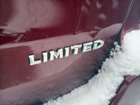 Used 2017 Jeep Grand Cherokee Limited w/ Trailer Tow Group IV image 8