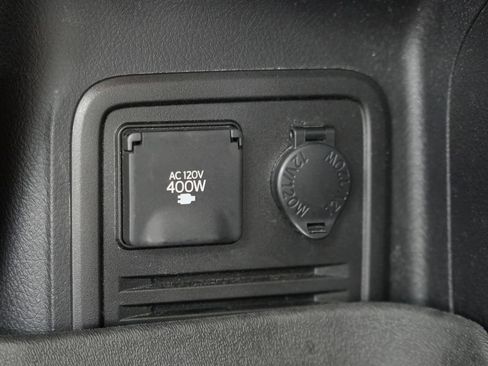 Used 2015 Toyota 4Runner SR5 AWD/4WD image 38