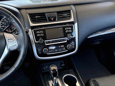Used 2018 Nissan Altima 2.5 SL FWD image 9