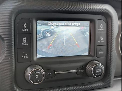 Used 2018 Jeep Wrangler Unlimited Sport S image 11