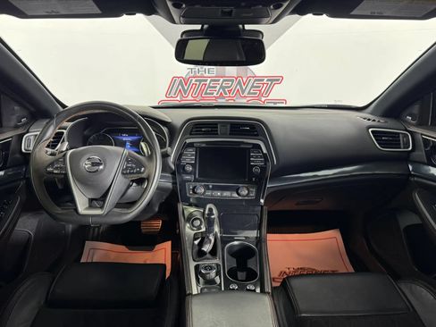 Used 2021 Nissan Maxima SR w/ Sport Mat Group FWD image 11