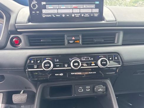 Certified 2025 Honda Pilot Elite image 28