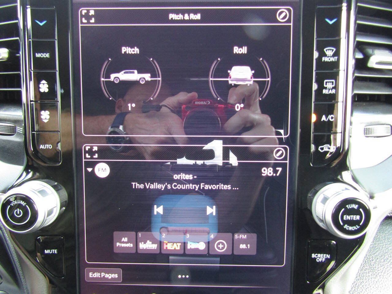 Used 2026 RAM 2500 Laramie AWD/4WD image 13
