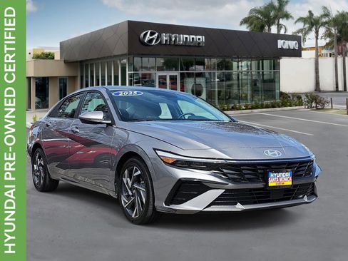 Certified 2025 Hyundai Elantra Limited image 1