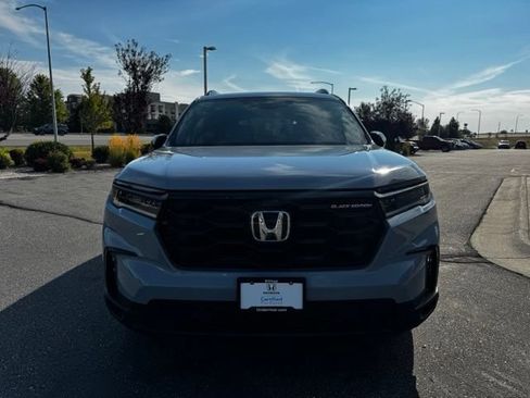 Used 2025 Honda Pilot Black Edition image 3