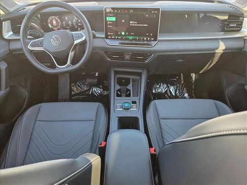 New 2026 Volkswagen Tiguan SE image 14