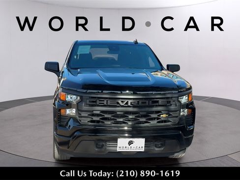 Used 2024 Chevrolet Silverado 1500 Custom image 3