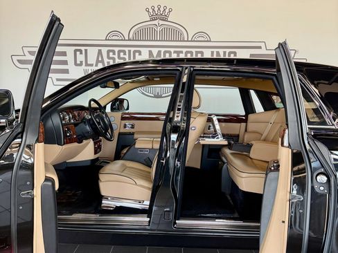 Used 2015 Rolls-Royce Phantom Sedan RWD image 9