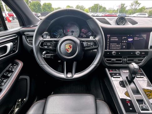 Used 2022 Porsche Macan S AWD/4WD image 5