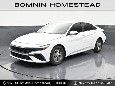 Used 2024 Hyundai Elantra SE FWD image 1