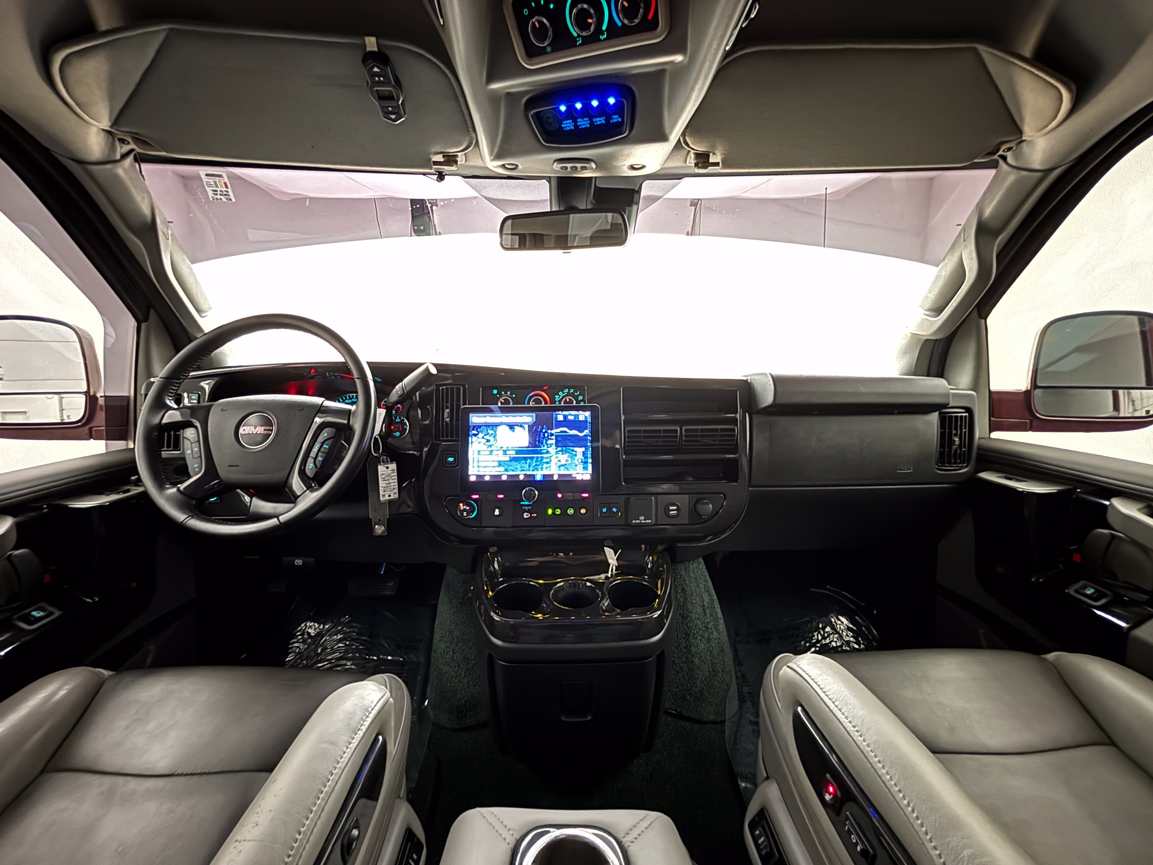 Used 2020 GMC Savana 2500 Extended w/ Enhanced Convenience Package RWD image 24