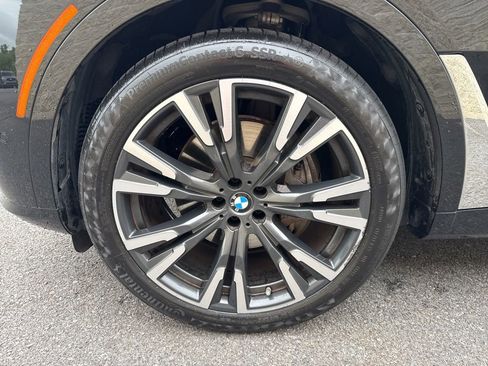Used 2024 BMW X7 xDrive40i AWD/4WD image 9