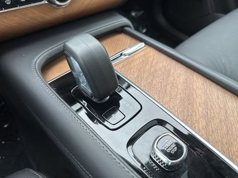 Certified 2024 Volvo XC90 T8 Plus w/ Protection Package Premier image 20
