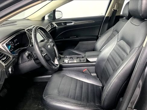 Used 2017 Ford Fusion SE w/ Fusion SE Technology Package AWD/4WD image 13