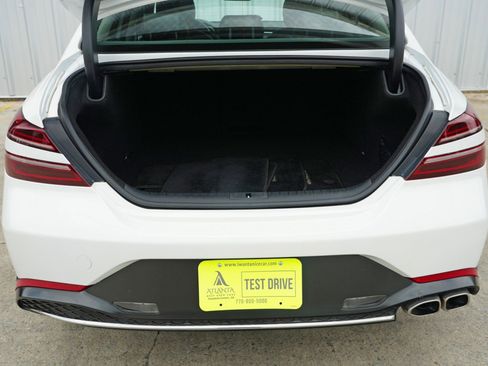 Used 2022 Genesis G70 2.0T image 9