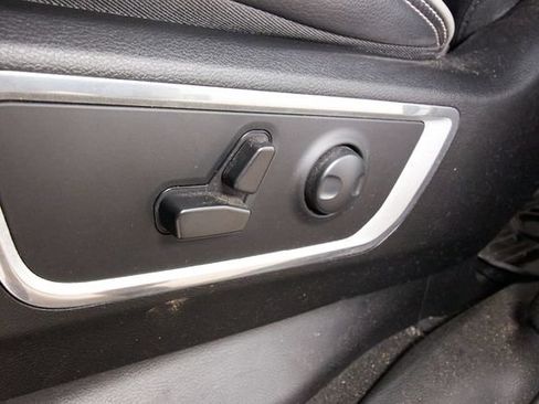 Used 2023 RAM 1500 Laramie AWD/4WD image 11